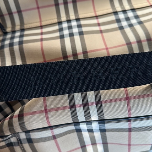 Classic plaid Burberry Crossbody/ diaper bag - Picture 10 of 11